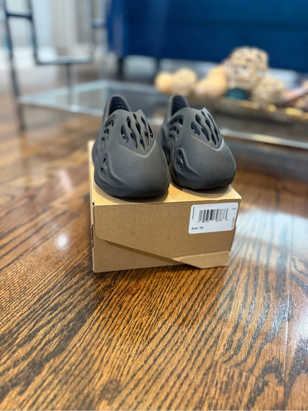 Yeezy Foam RNNR Kids Slippers in Black